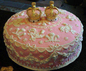 Twelfth-Cake-with-feathers